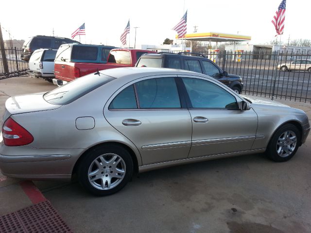 Mercedes-Benz E-Class 2003 photo 1