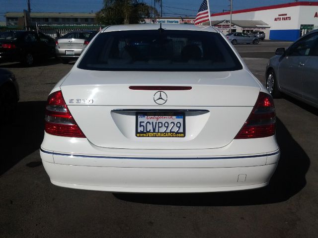 Mercedes-Benz E-Class 2003 photo 2