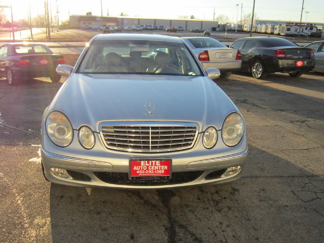 Mercedes-Benz E-Class 2003 photo 2