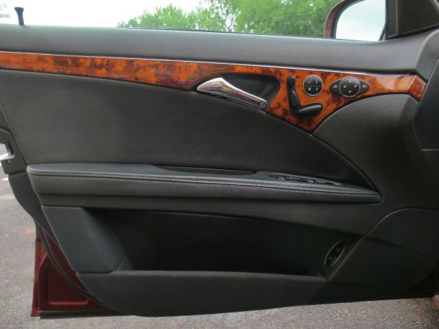 Mercedes-Benz E-Class 2003 photo 12