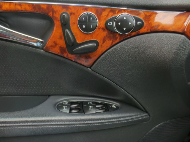 Mercedes-Benz E-Class 2003 photo 13