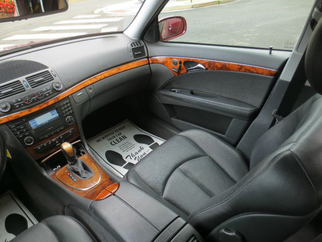 Mercedes-Benz E-Class 2003 photo 17