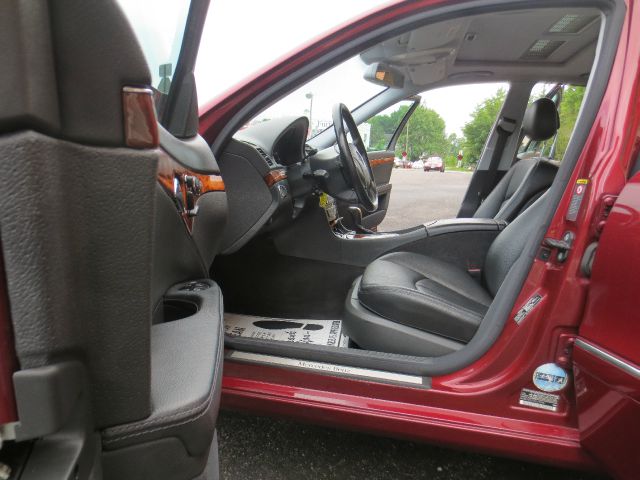 Mercedes-Benz E-Class 2003 photo 23