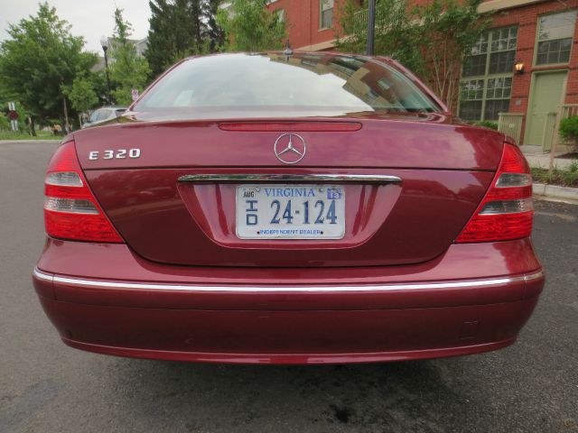Mercedes-Benz E-Class 2003 photo 26