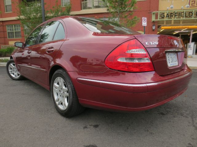 Mercedes-Benz E-Class 2003 photo 27