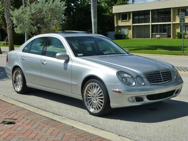 Mercedes-Benz E-Class 2003 photo 4