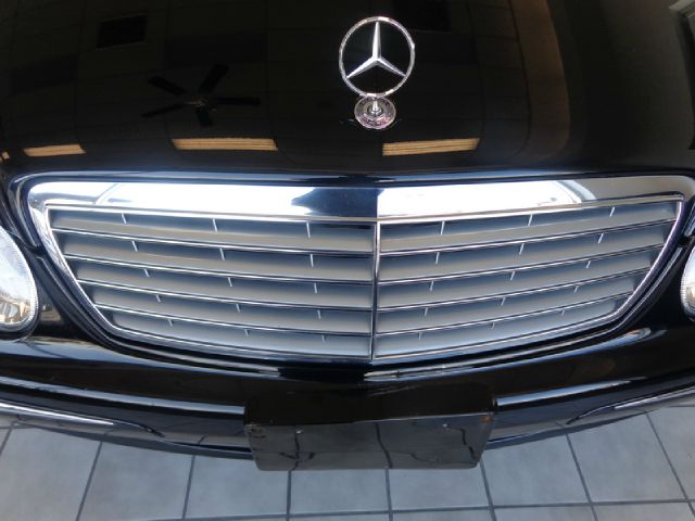 Mercedes-Benz E-Class 2003 photo 1