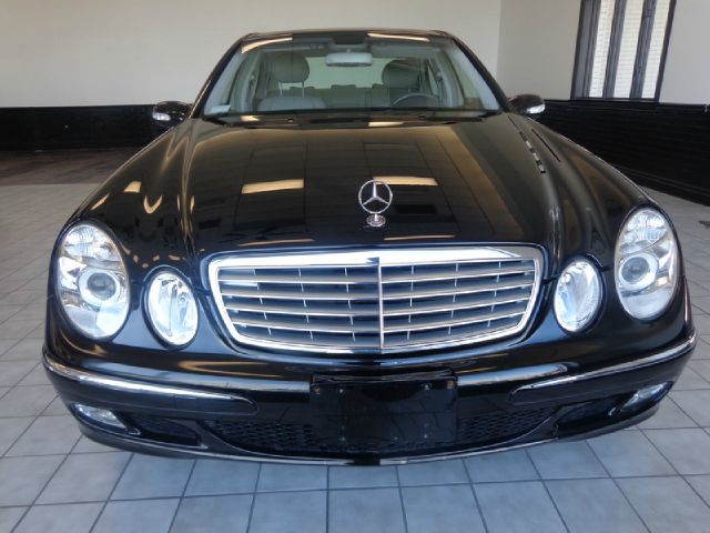 Mercedes-Benz E-Class 2003 photo 2
