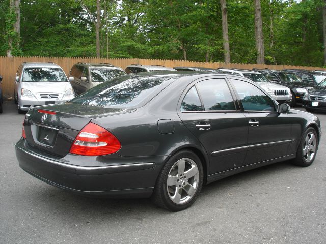 Mercedes-Benz E-Class 2003 photo 3