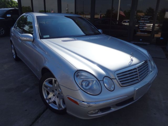 Mercedes-Benz E-Class 2003 photo 1
