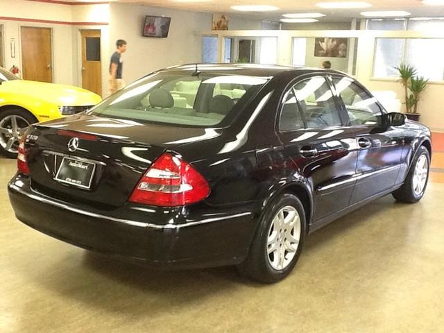 Mercedes-Benz E-Class 2003 photo 1