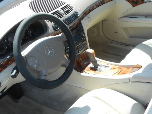 Mercedes-Benz E-Class 2003 photo 10