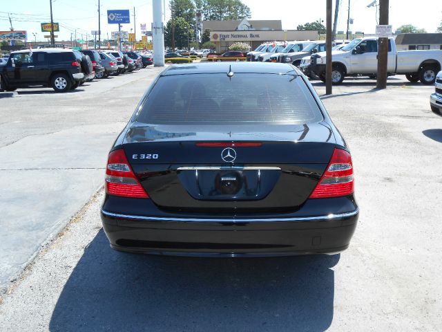 Mercedes-Benz E-Class 2003 photo 13