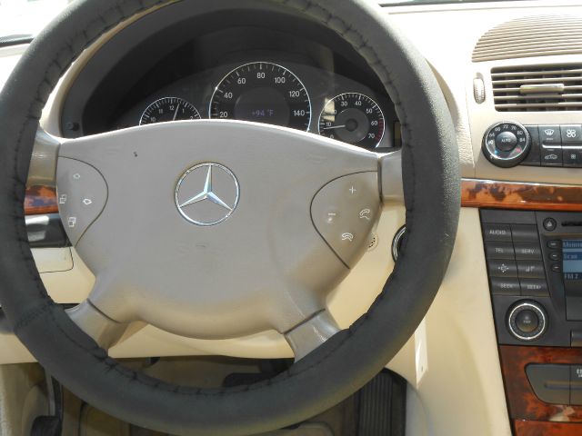 Mercedes-Benz E-Class 2003 photo 14