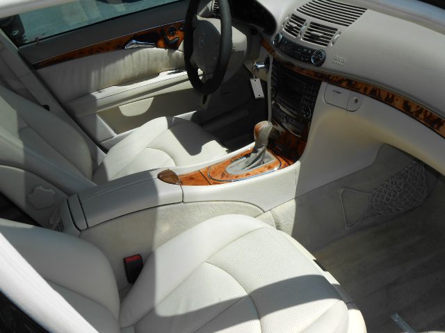 Mercedes-Benz E-Class 2003 photo 17