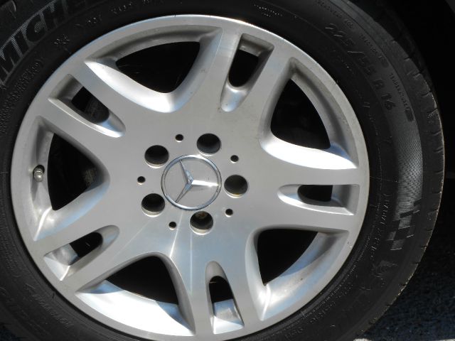 Mercedes-Benz E-Class 2003 photo 18