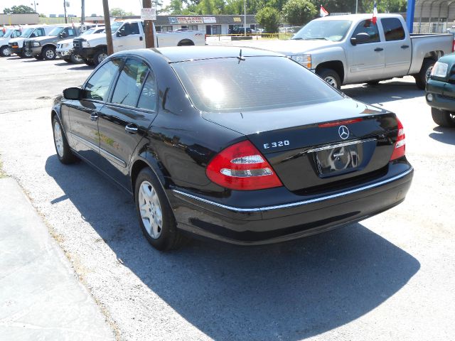 Mercedes-Benz E-Class 2003 photo 3