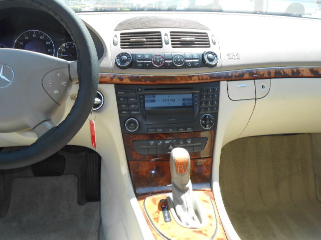 Mercedes-Benz E-Class 2003 photo 6