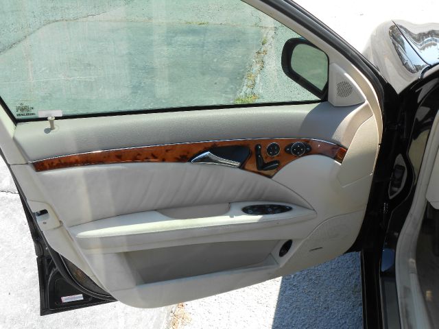 Mercedes-Benz E-Class 2003 photo 9