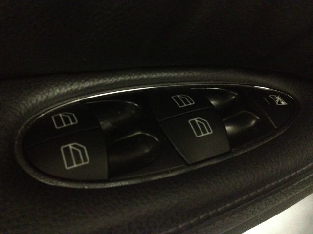 Mercedes-Benz E-Class 2003 photo 13