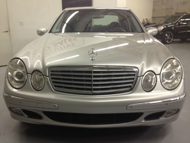 Mercedes-Benz E-Class 2003 photo 20