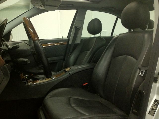 Mercedes-Benz E-Class 2003 photo 26