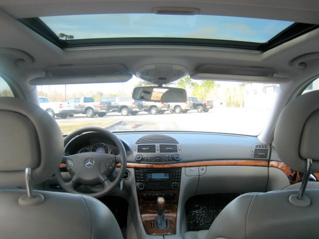 Mercedes-Benz E-Class 2003 photo 3