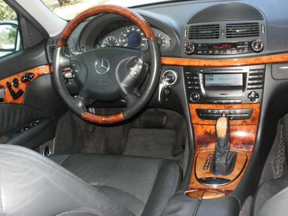 Mercedes-Benz E-Class 2003 photo 3