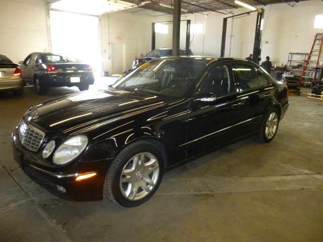 Mercedes-Benz E-Class 2003 photo 1