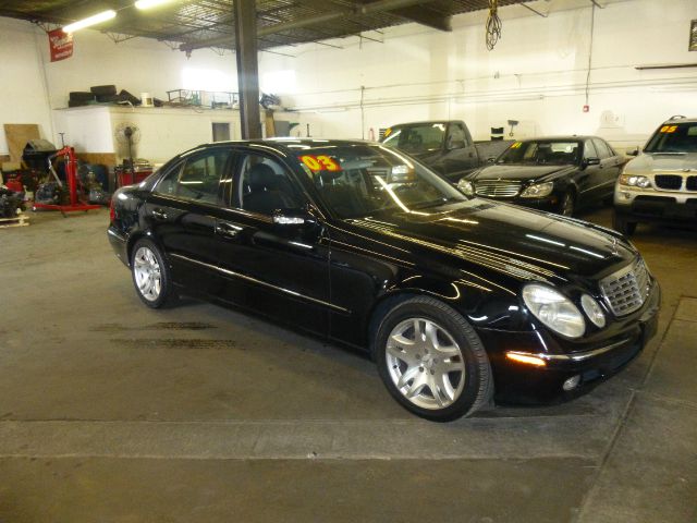 Mercedes-Benz E-Class 2003 photo 3