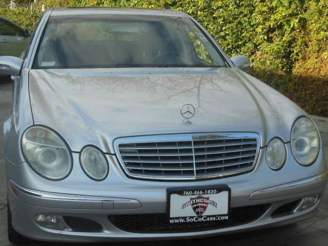 Mercedes-Benz E-Class 2003 photo 2