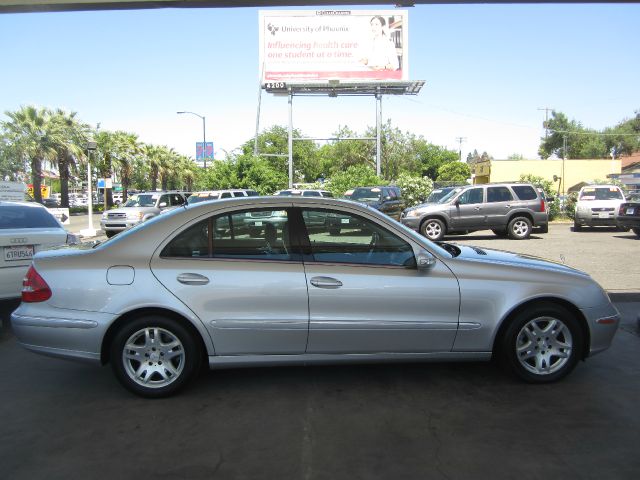 Mercedes-Benz E-Class 2003 photo 1