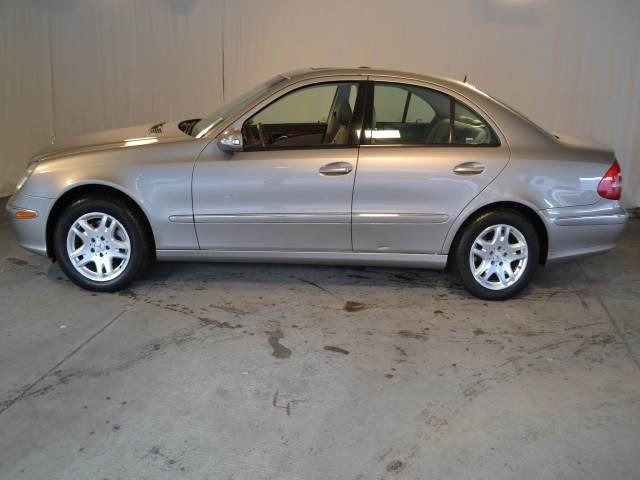 Mercedes-Benz E-Class 2003 photo 4