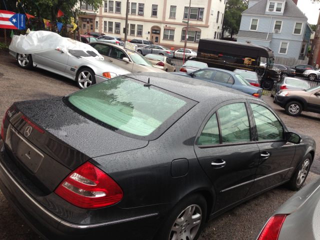 Mercedes-Benz E-Class 2003 photo 2