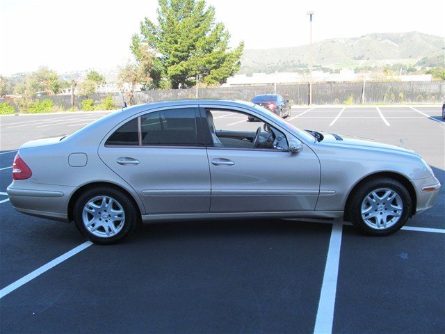 Mercedes-Benz E-Class 2003 photo 2