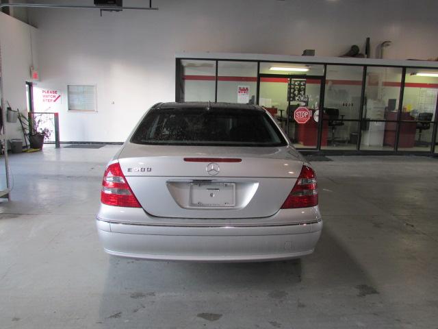 Mercedes-Benz E-Class 2003 photo 2