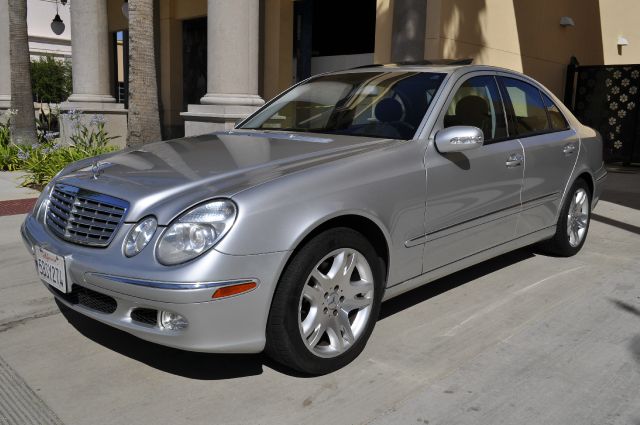 Mercedes-Benz E-Class 2003 photo 1