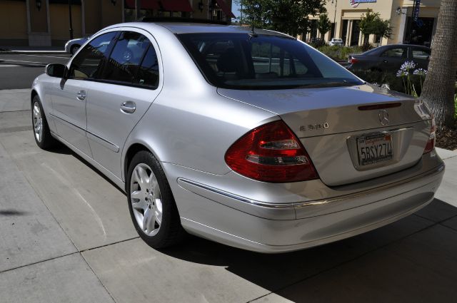 Mercedes-Benz E-Class 2003 photo 2