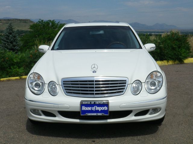 Mercedes-Benz E-Class 2004 photo 2