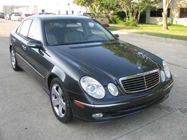 Mercedes-Benz E-Class 2004 photo 8
