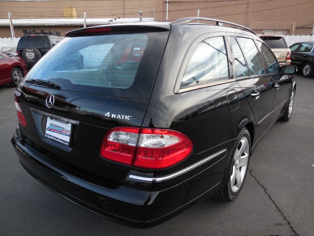 Mercedes-Benz E-Class 2004 photo 3