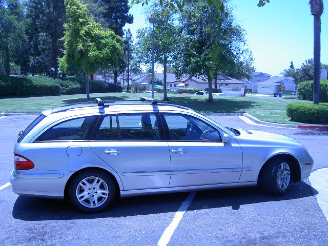 Mercedes-Benz E-Class 2004 photo 1