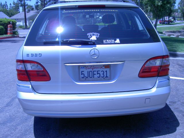 Mercedes-Benz E-Class 2004 photo 4