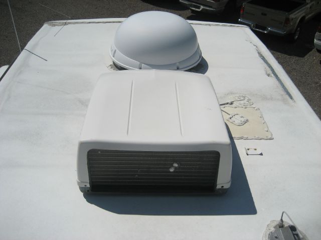 Mercedes-Benz E-Class 2004 photo 31