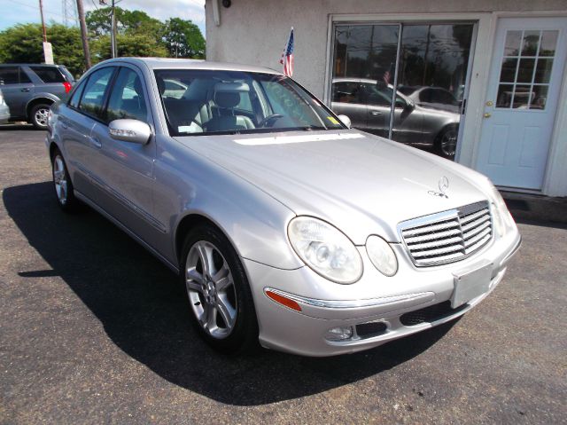 Mercedes-Benz E-Class 2004 photo 3