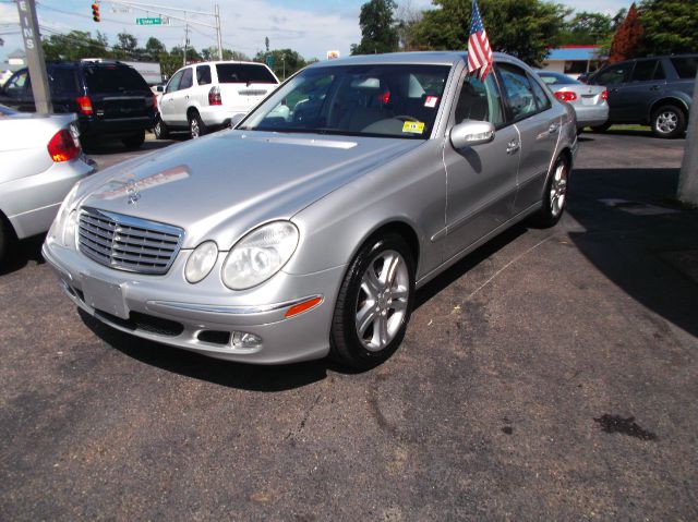 Mercedes-Benz E-Class 2004 photo 4