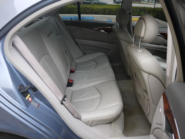 Mercedes-Benz E-Class 2004 photo 12