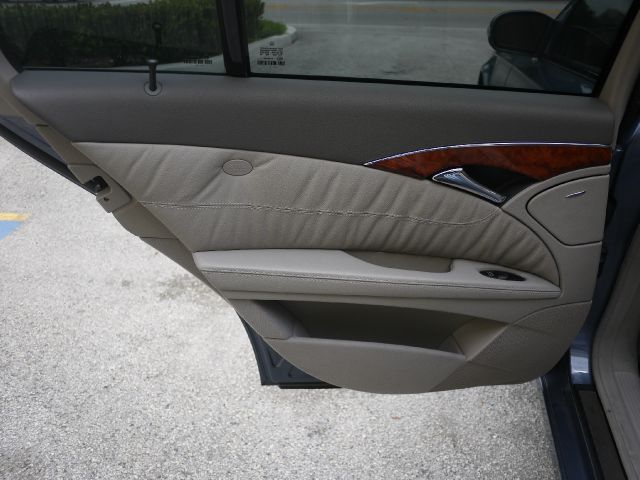 Mercedes-Benz E-Class 2004 photo 15