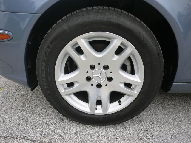 Mercedes-Benz E-Class 2004 photo 16
