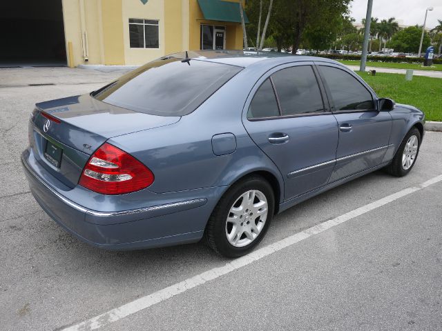 Mercedes-Benz E-Class 2004 photo 17